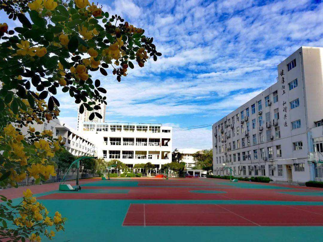四川省成都市财贸职业高级中学校图片