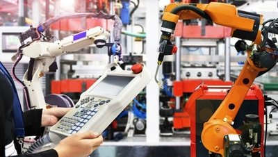 自贡职业技术学校【工业机器人技术应用】专业图片